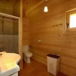 Zecamping 3 Etoiles Animaux Acceptes Piscine Et Aire De Jeux Chalé Porto-Vecchio (Corsica)