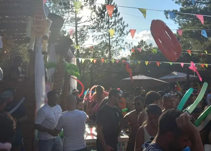 Campsite Zecamping 3 Etoiles Animaux Acceptes Piscine Et Aire De Jeux *